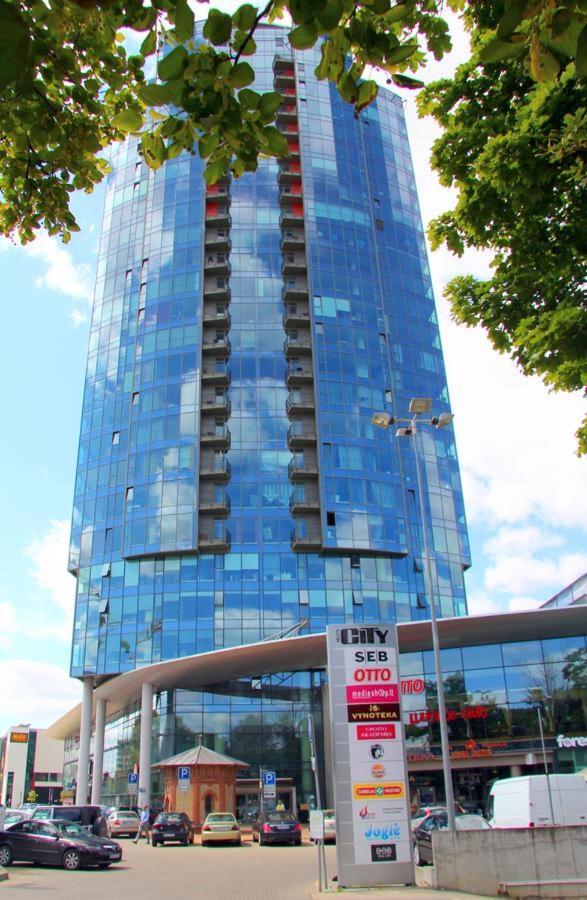 Helios Luxury Apartment In Vilnius Skyscraper ภายนอก รูปภาพ