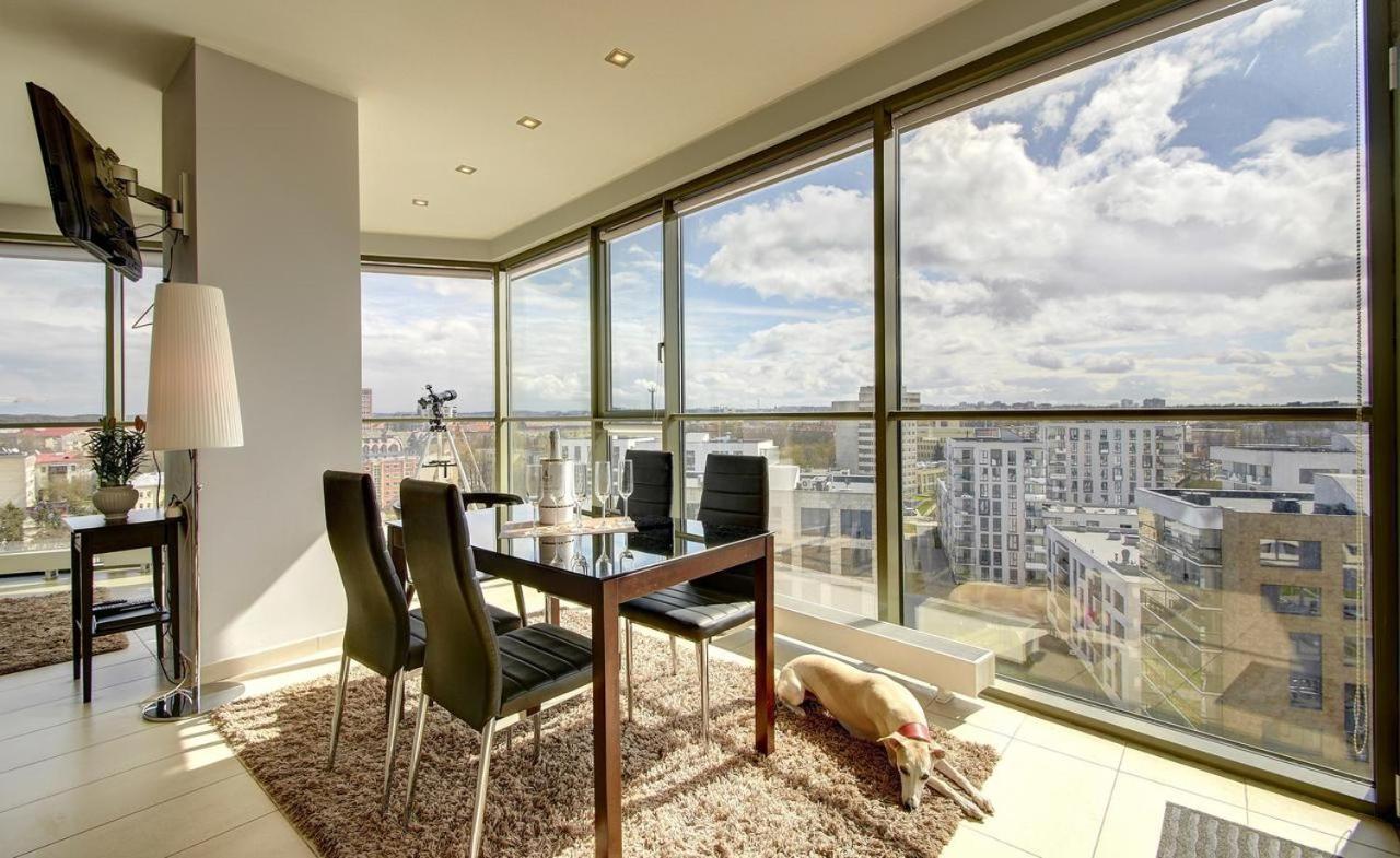 Helios Luxury Apartment In Vilnius Skyscraper ภายนอก รูปภาพ
