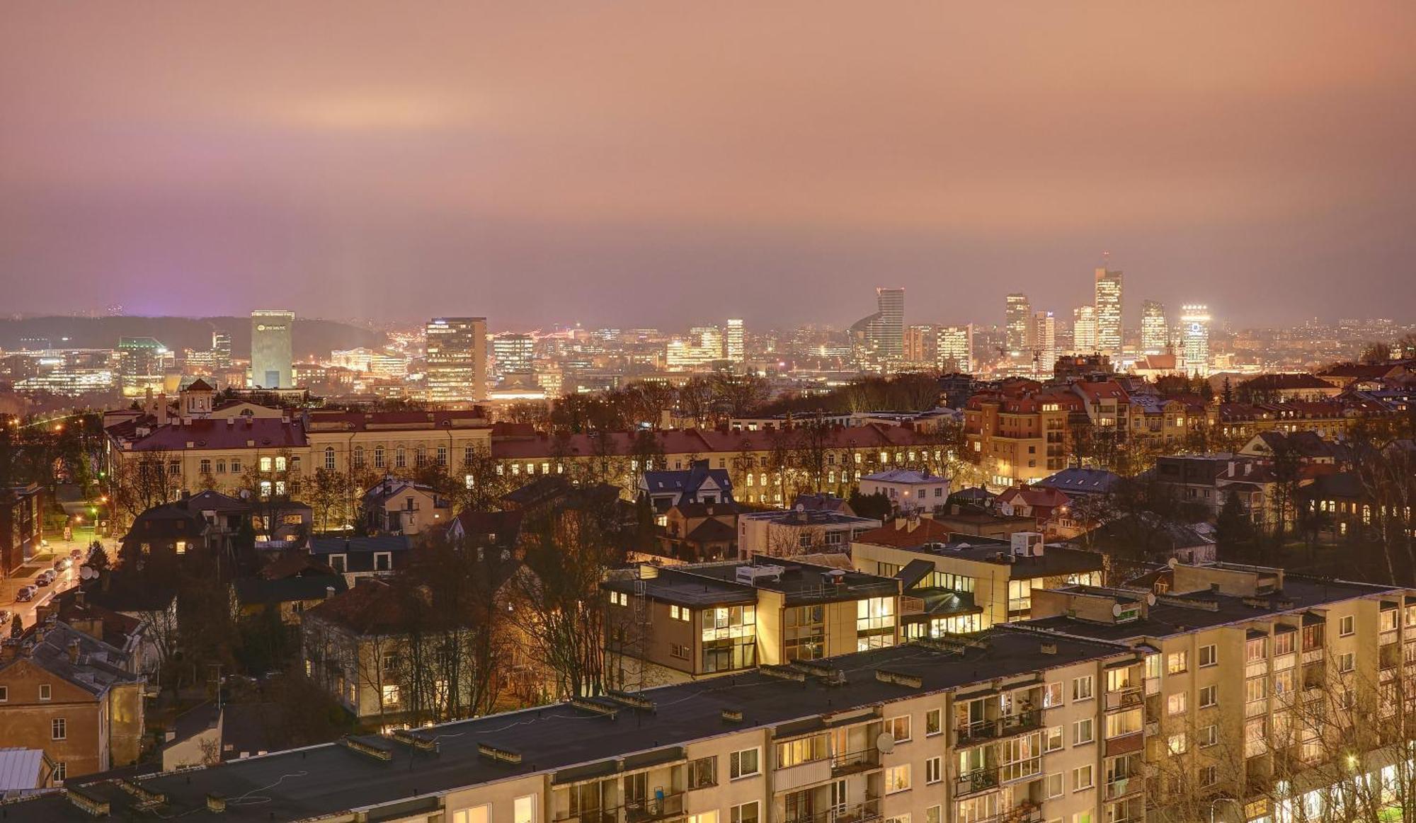 Helios Luxury Apartment In Vilnius Skyscraper ภายนอก รูปภาพ