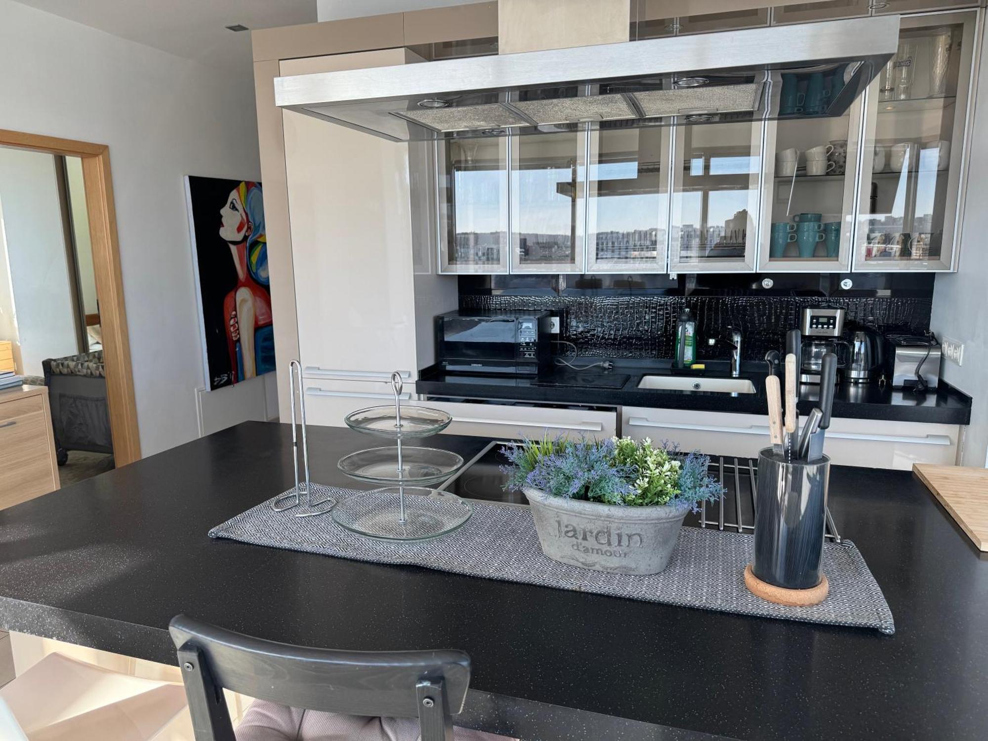 Helios Luxury Apartment In Vilnius Skyscraper ภายนอก รูปภาพ